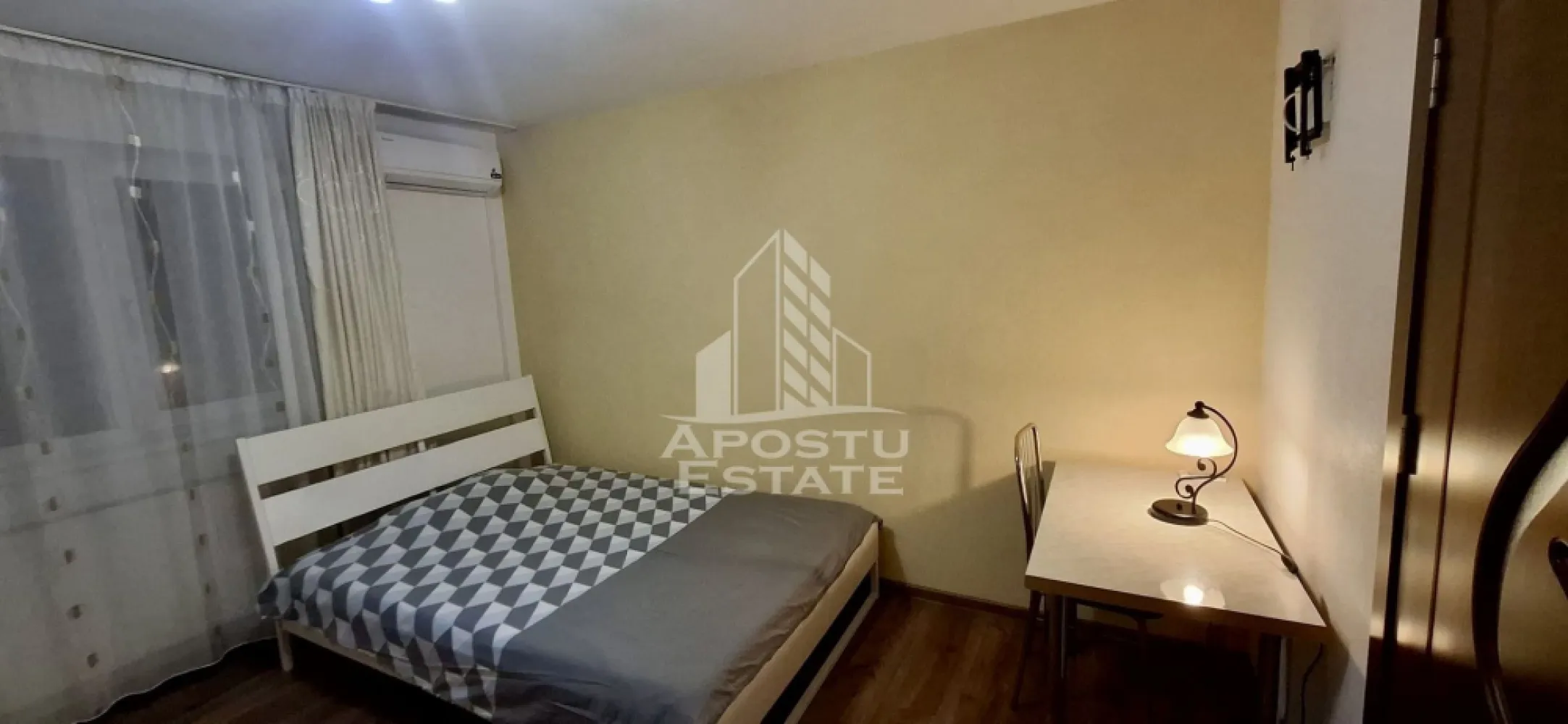Garsoniera renovata, etajul 2, in zona Buziasului - APOSTU ESTATE va propune spre inchiriere o garsoniera mobilata si utilata, situata in zona Buziasului.
Garsoniera este situata la etajul 2 din 4.
Se intinde pe o suprafata de 22 mp.
Compartimentare
- Chicineta
- Dormitor
- Baie
Incalzirea este racordata la compania locala de termoficare.
Disponibilitate de la 1 iulie.
Va asteptam cu drag la o vizionare!
ID intern: 4123.