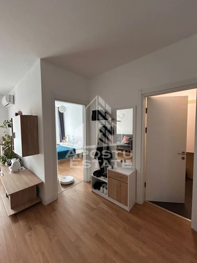 Apartament cu 2 camere open space Torontalului,Timisoara - Agentia imobiliara APOSTU ESTATE are placearea de a va oferi spre vanzare un apartament cu 2 camere in zona Torontalului.

Detalii tehnice:
-Protectie fonica si termica cu geam termopan tricameral;
-Usi de apartament blindate cu multiple puncte de închidere;
-Peretii exteriori din caramida Porotherm de 25 cm;
-Doua lifturi de ultima generatie;
-Centrala proprie SMART in condensare de 24 kw Bosch;
-Incalzire in pardoseala;
-Aer conditionat SMART Romstal cu o capacitate de racire de 12.000 BTU;
-Incinta securizata (supraveghere video bariera interfon);
-Izolatie exterioara;

Vecinatati:
- Iulius Mall
- NextFit
- Decathlon
- Hornbach
- Supermarket Auchan
- Supermarket Lidl
- Spitalul Premiere

Oferim consultanta si solutii financiare prin colaboratorii nostri.
Va invitam cu drag la o vizionare!