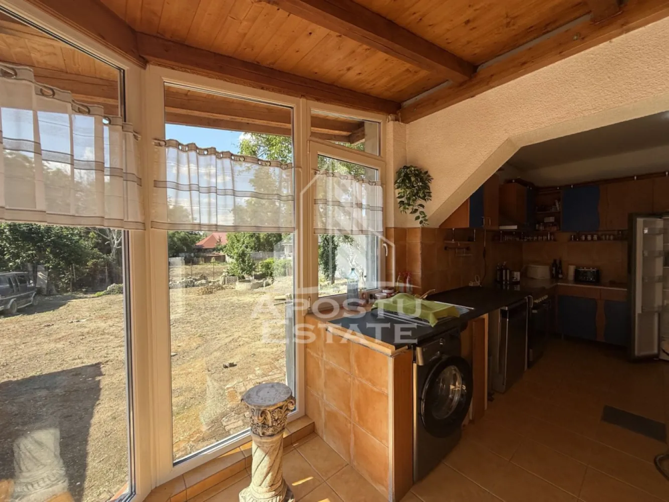 Casa individuala de vanzare cu proiect de extindere, zona Lunei