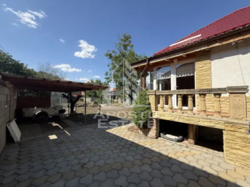 Casa individuala de vanzare cu proiect de extindere, zona Lunei