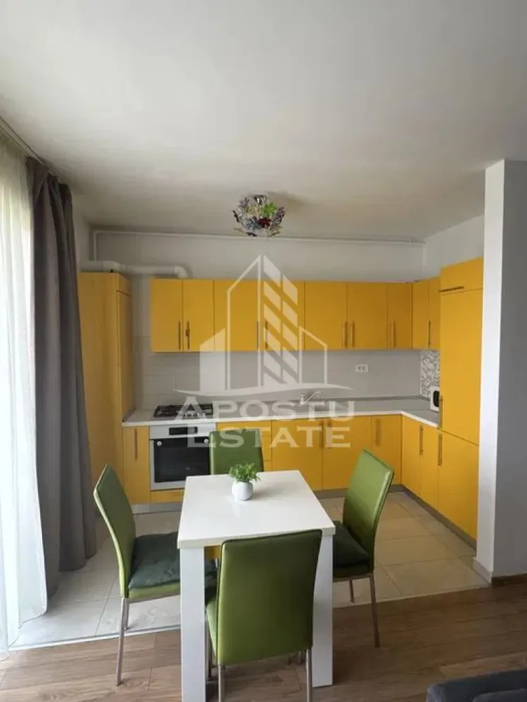 Apartament 2 camere, de inchiriat,Torontalului - Agentia imobiliara APOSTU ESTATE va propune spre inchiriere un apartament cu 2 camere, spatios si luminos, situat in zona Torontalului,o zona linistita si bine pozitionata. potrivit pentru cupluri,familii, sau persoane care isi doresc o locuinta unde sa se simta confortabil.

Suprafata utila: 55 mp
Compartimentare eficienta:
-Hol de acces generos
-Bucatarie complet mobilata si utilata, cu loc de luat masa
-Living luminos si spatios
-Dormitor mobilat si utilat
-Baie prevazuta cu cada

Confort si facilitati:
-Incalzirea apartamentului: centrala proprie
-Apartamentul este complet mobilat si utilat
-Se accepta animale de companie de catre proprietar
-Loc de parcare este extra

Localizare:
-Timis,Torontalului – acces facil spre magazine, supermarketul , scoli, parcuri si mijloace de transport in comun.

Ideal pentru:
-Cupluri
-Persoane singure

Pret chirie lunara: 420Euro
Programeaza o vizionare pentru a-ti putea imagina viitorul aici!
ID intern: CP3198985 !