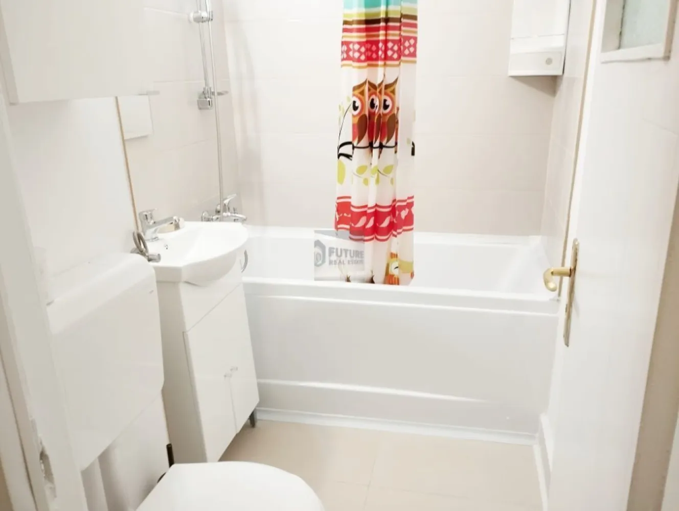 Particular închiriez garsonieră lângă Park Lake