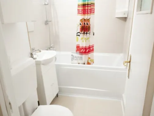 Particular închiriez garsonieră lângă Park Lake