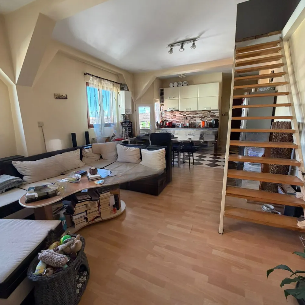 Mansardă modernă de vânzare – 3 camere, 60 mp, gata de mutat!