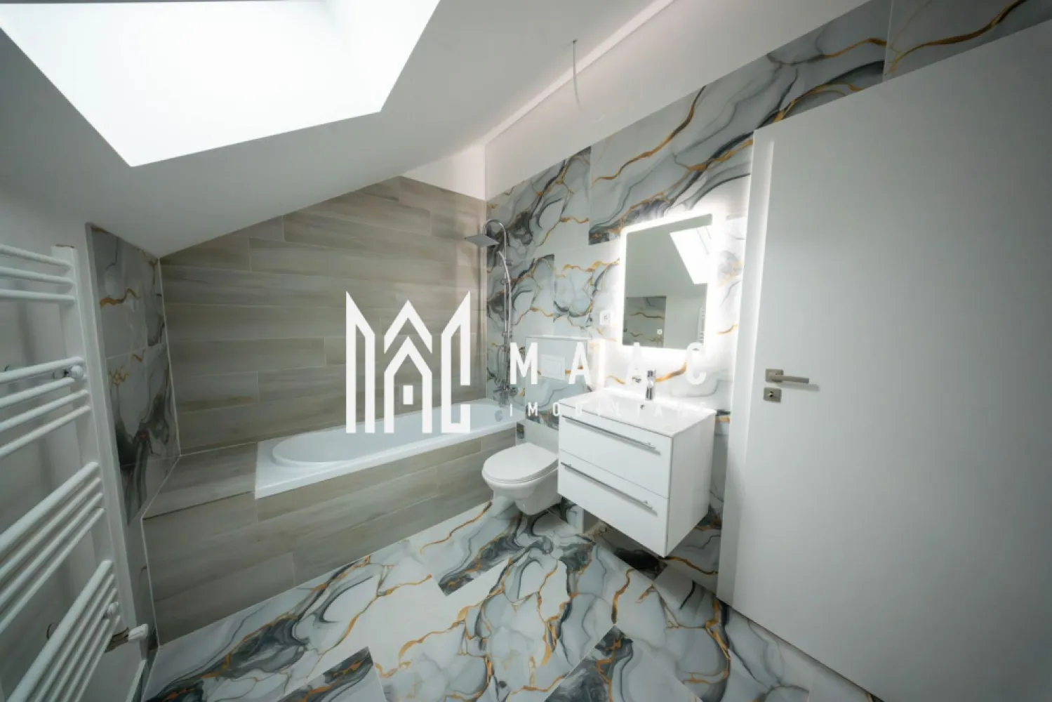 Penthouse 4 camere | Izolație cu vată bazaltică | 100 MP