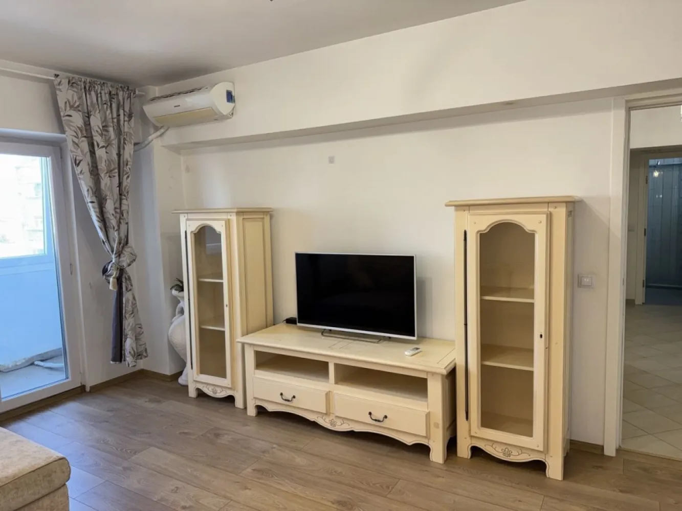 Apartament de Inchiriat - 2 Camere - Metrou Universitate - 50 mp
