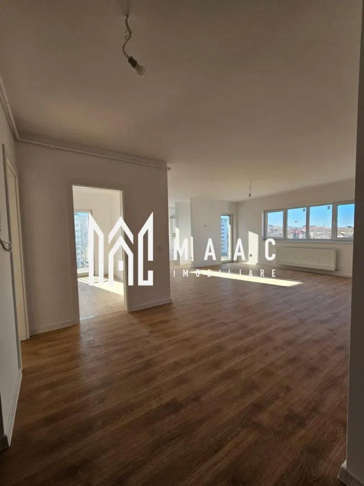 Apartament 4 camere I 3 Balcoane I La Cheie I Loc de Parcare - MAAC Imobiliare prezintă un apartament decomandat cu 4 camere, situat într-un bloc nou finalizat pe strada Doamna Stanca, Sibiu, aproape de centrul comercial Shopping City. Această proprietate reprezintă alegerea perfectă pentru familii sau investitori care apreciază confortul, spațiul generos și o locație excelentă. Caracteristici de top: Suprafață utilă: 91 mp + 3 balcoane spațioase Finisat la cheie – alegerea finisajelor pentru a crea locuința visurilor tale Apartament intabulat – achiziție sigură și rapidă Loc de parcare individualizat, inclus în contract Doar 4 apartamente pe palier – intimitate și confort Acces facil la mijloace de transport în comun și puncte de interes din Sibiu Modalități flexibile de achiziție Această proprietate 4 camere decomandată este o oportunitate premium direct de la dezvoltator, într-o zonă bine conectată, ideală pentru trai urban modern, cu facilități comerciale și acces rapid la centrele principale ale orașului. De ce să alegi acest apartament: Locație strategică aproape de Shopping City și de principalele rute din Sibiu Bloc nou, cu finisaje de calitate și apartamente spațioase Investiție sigură, cu intabulare și documentație completă Contactează MAAC Imobiliare astăzi pentru detalii și programarea unei vizionări. Menționați ID-ul anunțului: CP2933158. }}
