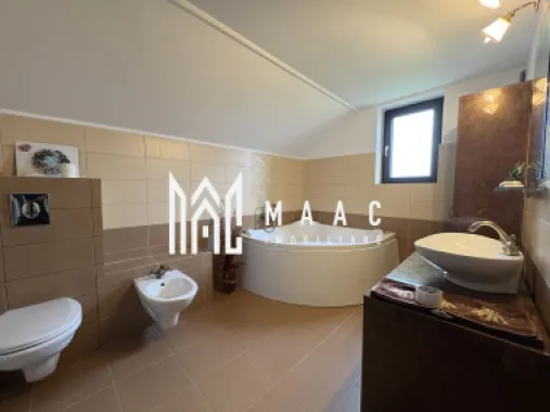 Casa cu 5 camere I Curte 920 mp I Tocile