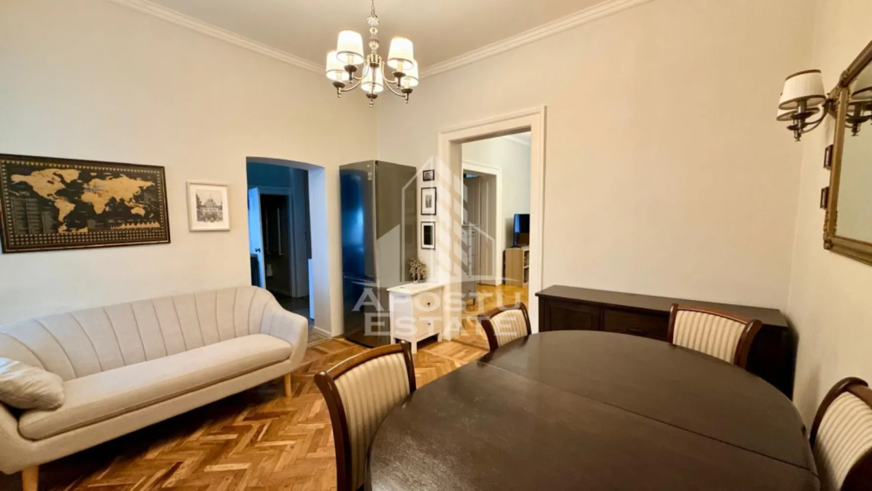 Apartament cu 3 camere de inchiriat, Zona Elisabetin - APOSTU ESTATE va propune spre inchiriere un apartament cu 3 camere complet mobilat si utilat in cladire istorica situat in zona Elisabetin, PetFriendly.
Imobilul este situat la parter dispune de acces facil in gradina si are 64 mp utili. 
Compartimentare:
- zona de luat masa
- bucatarie
- living
- dormitor
- baie cu cada

Dotari si beneficii:
- centrala proprie incalzire in calorifere
- aparat de aer conditionat
- electrocasnice: frigider, aragaz, masina de spalat rufe

Pentru mai multe detalii nu ezitati sa ne contactati!
Disponibilitate: imediata
Pret chirie: 500 euro
Va asteptam cu drag la o vizionare chiar si astazi!
ID intern: CP1905655