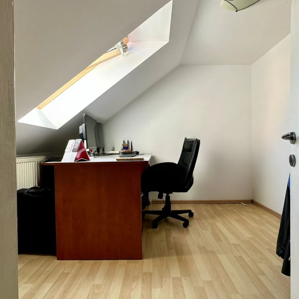 Mansardă modernă de vânzare – 3 camere, 60 mp, gata de mutat!