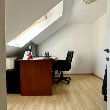 Mansardă modernă de vânzare – 3 camere, 60 mp, gata de mutat!