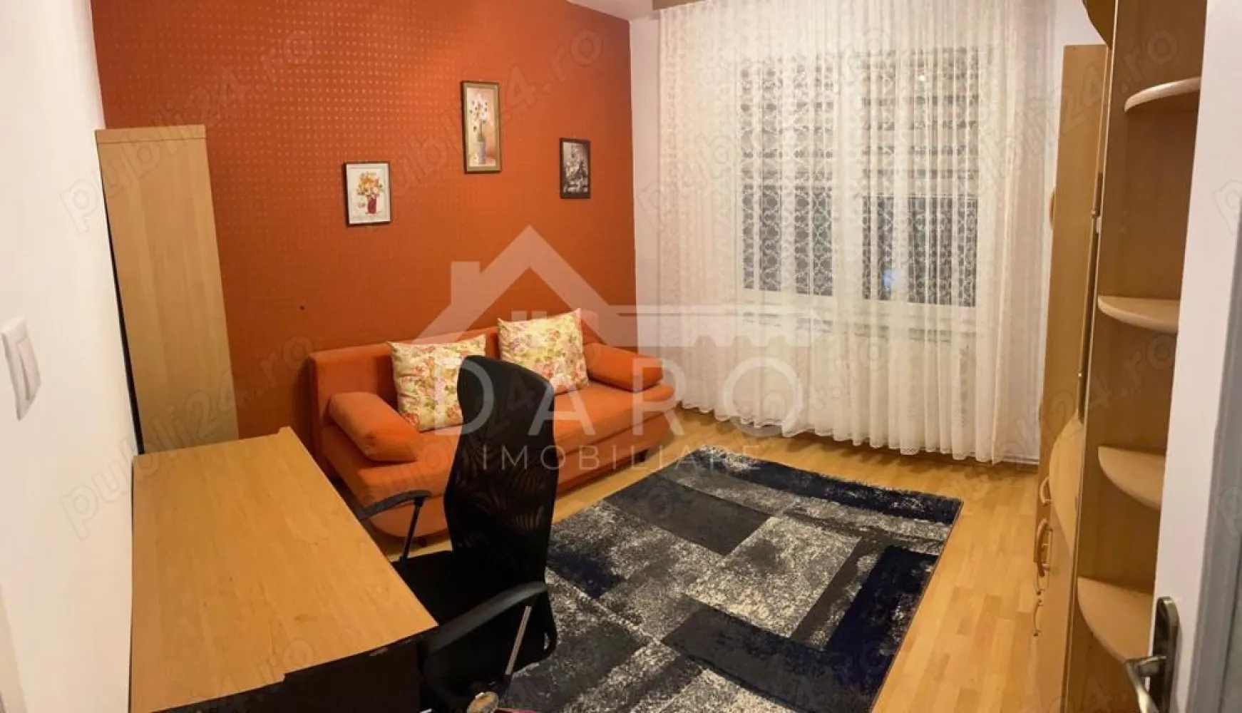 Închirez apartament cu 3 camere, 70mp, zona Tudor. - Persoană fizică închiriez apartament cu 3 camere decomandate , cu un living ,2 dormitoare , bucătărie utilată ,cămară , 2 băi și un balcon.Apartamentul este situat în Tudor pe str. Transilvania, lângă școala nr.18 și lăngă Universitatea Dimitrie Cantemir, în plus regăsiți în zonă toate punctele de interes.Apartamentul este la etajul 4 4 , izolat în exterior , este intr-o zonă liniștită . }}