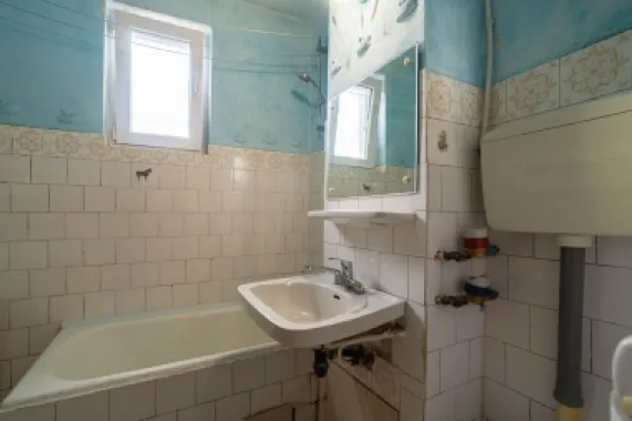 Apartament 4 camere decomandat - bvd. Revolutiei - COMISION 0