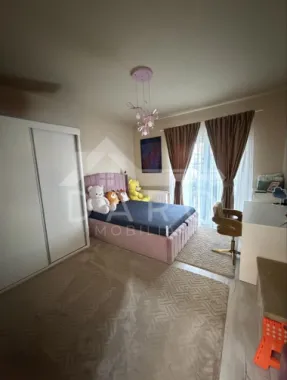 🏡 Apartament de vânzare – 3 camere | 81 mp + 3 terase | Zona Unirii –