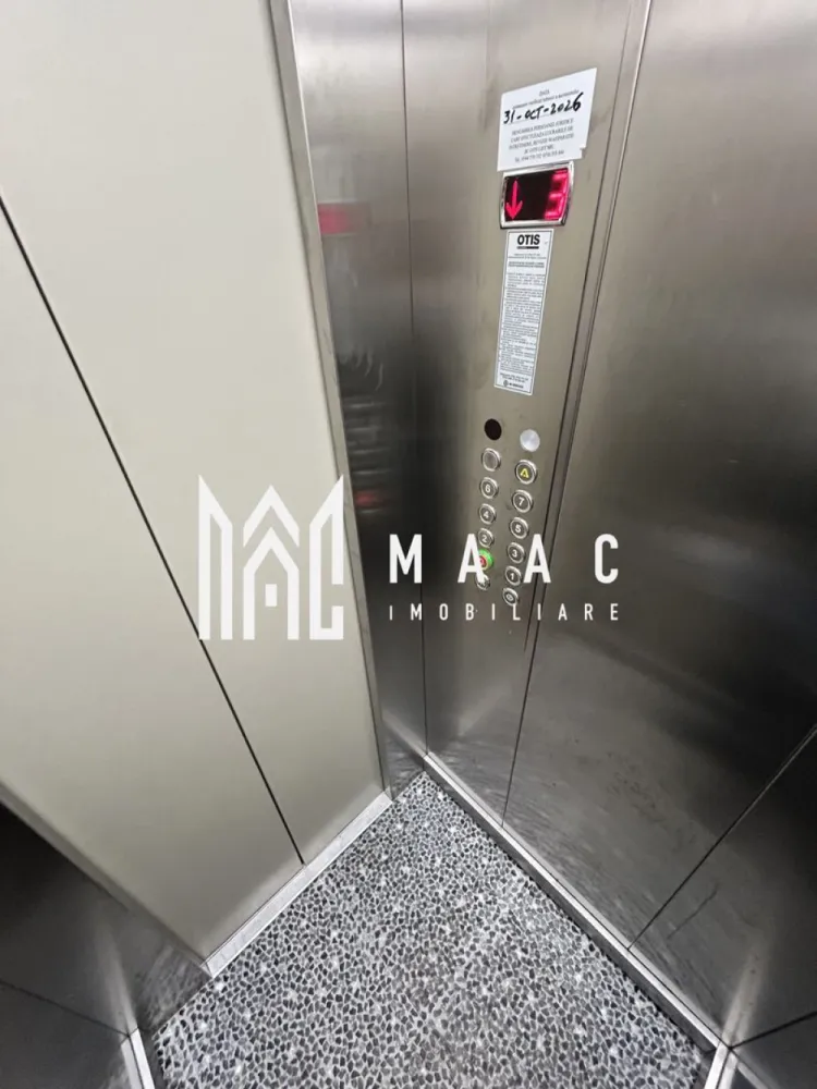 Apartament 2 camere | Decomandat | Lift | Intermediar | Mihai Viteazul - Maac Imobiliare prezintă spre vânzare un apartament decomandat cu 2 camere, situat pe Bulevardul Mihai Viteazul, într-una dintre cele mai bune zone din Sibiu. Locația este excelentă, aproape de Biserica Înălțarea Domnului și Sfântul Ierarh Nicolae, universități, centre comerciale, magazine , cafenele, terase, farmacii și stații de autobuz, toate accesibile fără a depinde de mașină. Detalii apartament: Suprafață utilă: 48mp Balcon închis cu termopan de aprox. 4 mp, acces din living Etaj intermediar: 4 din 8, bloc cu lift modernizat Bloc izolat termic și întreținut foarte bine Centrală termică nouă, geamuri termopan Apartament renovat ultima dată acum 10 ani, necesită modernizare după preferințe Debară pe hol pentru depozitare Avantaje: Locație liniștită, cu vedere pe partea din spate a blocului, ferit de trafic și agitație Acces rapid la toate facilitățile orașului Posibilitate de amenajare modernă după bunul plac Pentru mai multe detalii precizati telefonic ca ati vazut anuntul cu ID: CP2850886 }}