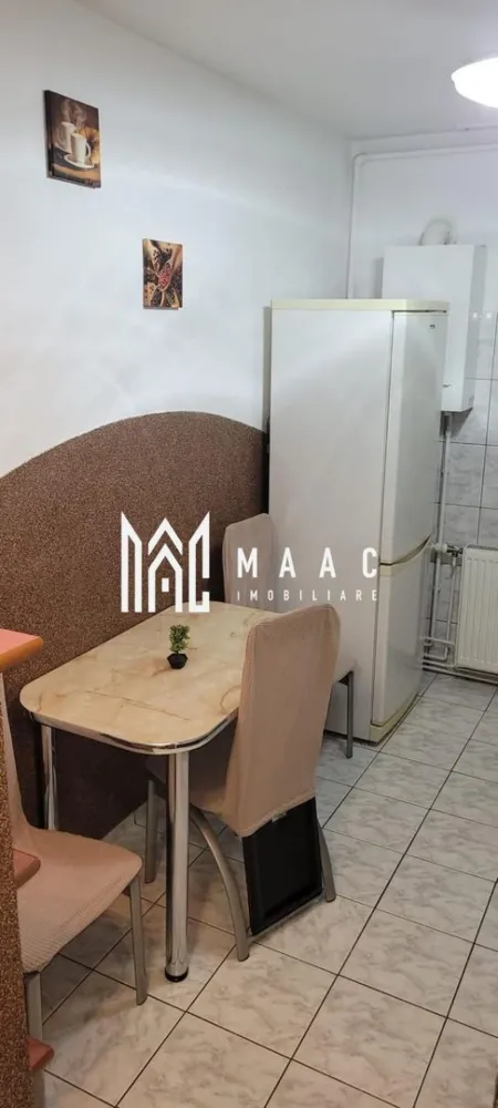 Apartament 2 camere | Semidecomandat | Balcon | Pivnita - MAAC Imobiliare vă propune spre vânzare un apartament cu 2 camere în Sibiu, zona str. Miraslău, situat la etajul 4/4. Vă prezentăm un apartament cu 2 camere semidecomandat, amplasat în municipiul Sibiu, pe strada Miraslău, într-o zonă liniștită, cu acces facil către puncte de interes, mijloace de transport, magazine și școli. Detalii principale: Suprafață utilă: 38 mp + balcon Compartimentare: semidecomandat Etaj: 4 din 4 Balcon Pivniță inclusă Se vinde mobilat și utilat, conform fotografiilor Compartimentare: Living Dormitor Bucătărie separată Baie Hol Balcon Apartamentul este potrivit atât pentru locuință proprie, cât și pentru investiție (închiriere pe termen lung), datorită poziționării și costurilor reduse de întreținere. Faptul că se vinde complet mobilat și utilat permite mutarea imediată sau preluarea rapidă în scop investițional. Avantaje: Zonă bună din Sibiu Acces rapid către zone comerciale și stații de transport Pivniță pentru depozitare suplimentară Etaj superior (fără vecini deasupra) Apartament disponibil imediat Preț: la cerere Pentru mai multe detalii și programarea unei vizionări, contactați MAAC Imobiliare. ID: CP2936899. }}