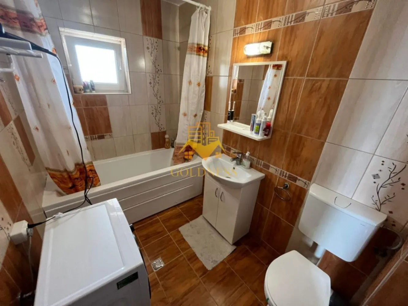 2 camere, Parcare, PET FRIENDLY, Calea Turzii, Panemar,Zorilor - GOLDNESS Imobiliare vă propune spre închiriere un apartament cu 2 camere open space complet mobilat și utilat, la etajul 7 într-un imobil de 8 etaje, în cartierul Zorilor, Zona Panemar Apartamentul este compartimentat astfel: - dormitor cu pat matrimonial, dressing, noptiere - living cu bucatarie open-space complet utilată, canapea extensibla, loc de servit masa - baie cu vana, calorifer port prosop inox și dulap pentru depozitare. - balcon de 3 mp. Imobilul este dotat cu toate cele necesare- centrală proprie, mașină de spălat haine, frigider, plită electrică, hotă, etc. Se află în apropierea stațiilor de transport în comun, magazine, restaurante, spații verzi, farmacii, etc. Dispune de loc de parcare subterana cu 50 euro/luna! Dacă sunteți interesați de acest apartament și doriți să îl vizionați, dar și pentru alte oferte sau detalii nu ezitați să ne contactați telefonic sau prin e-mail - goldnessimobiliare@gmail.com. Vă stăm la dispoziție! }}