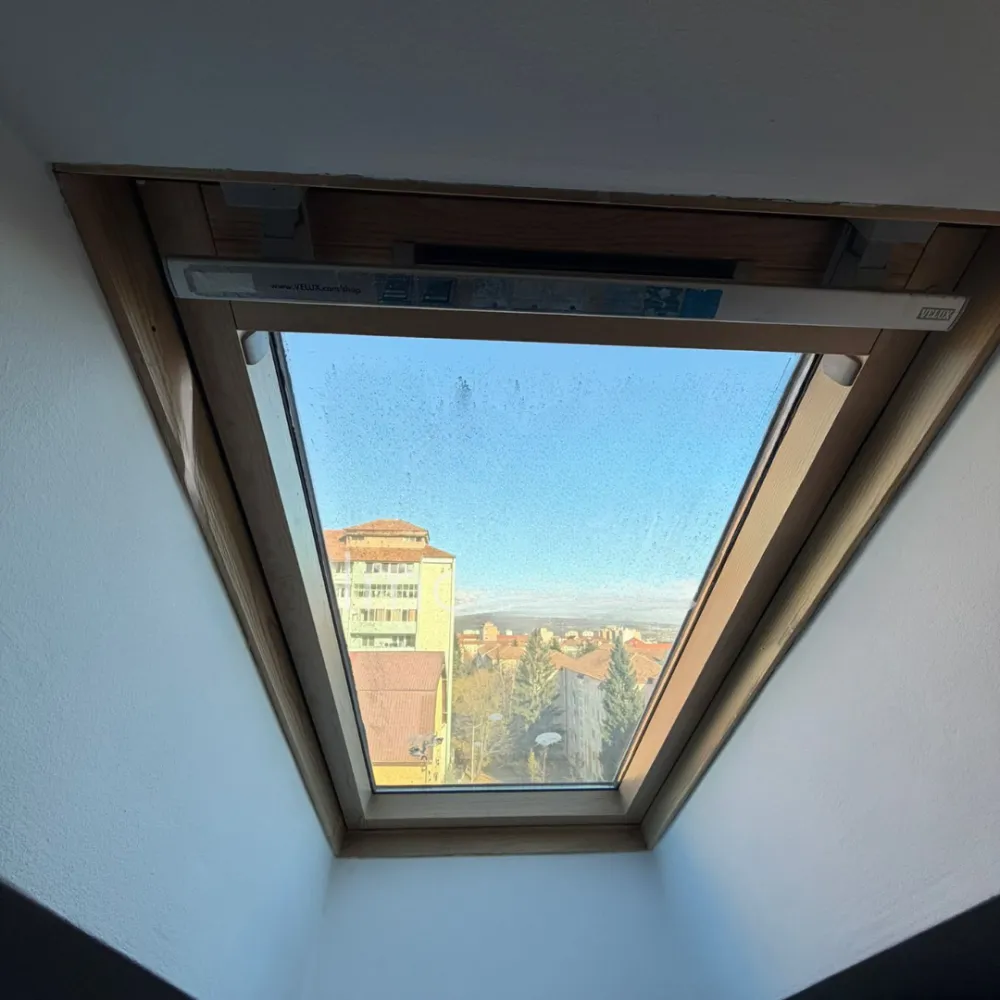 Mansardă modernă de vânzare – 3 camere, 60 mp, gata de mutat!