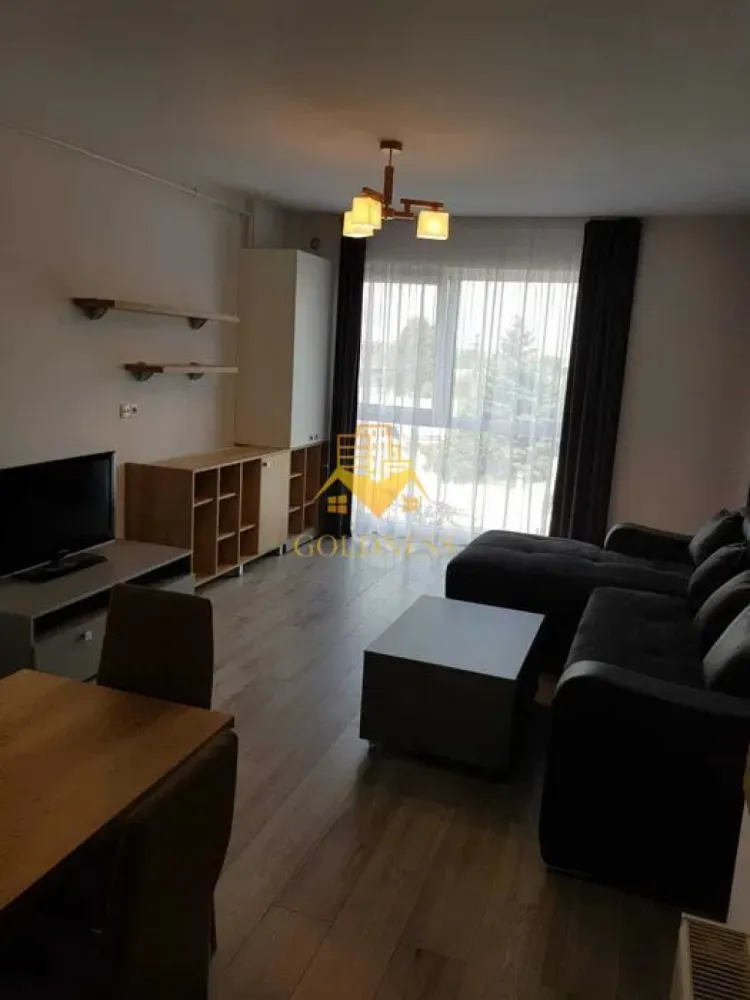 2 camere, modern, bloc nou, garaj,terasa, Gheorgheni Grand Park, Sopor - GOLDNESS Imobiliare vă propune spre închiriere un apartament cu 2 camere open space, complet mobilat și utilat, la etajul 2 într-un imobil de 10 etaje, în Cartierul Gheorgheni. Dispune de loc de parcare subteran contra cost 50 euro! Se află în apropierea stațiilor de transport în comun, magazine, restaurante, spații verzi, farmacii, etc. Apartamentul este compartimentat astfel: - dormitor cu canapea extensibila, dressing. - living cu bucatarie open space complet utilată și mobilată, canapea extensibilă, loc de servit masa - baie cu cabina de dus, calorifer port prosop și dulap pentru depozitare. - terasa de 6 mp. Imobilul este dotat cu toate cele necesare- centrală proprie, frigider, aragaz, hotă, mașină de spălat haine si vase, AC, televizor, etc. Dacă sunteți interesați de acest apartament și doriți să îl vizionați, dar și pentru alte oferte nu ezitați să ne contactați telefonic sau prin e-mail. Vă stăm la dispoziție! Pentru intermediere se percepe un comision de 50% din prețul chiriei! }}