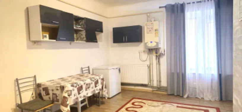 Apartament cu 2 camere, la casa - zona centrala -