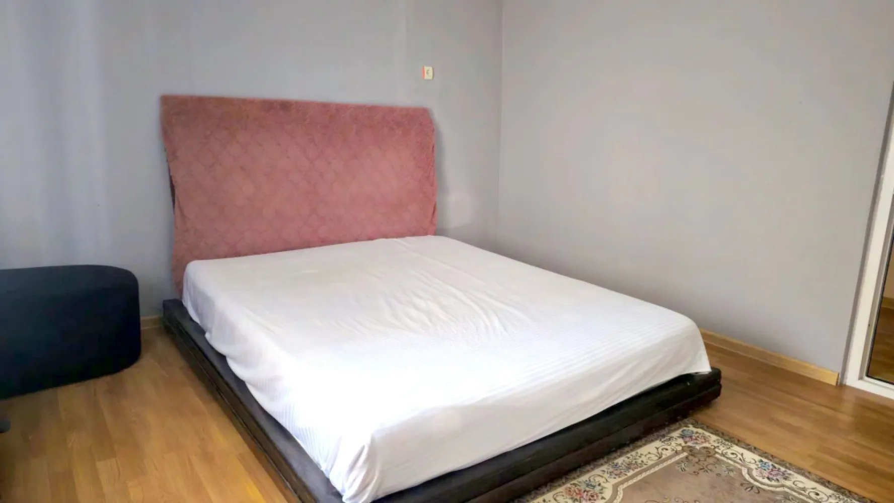 Apartament cu 2 camere, la casa - zona centrala -