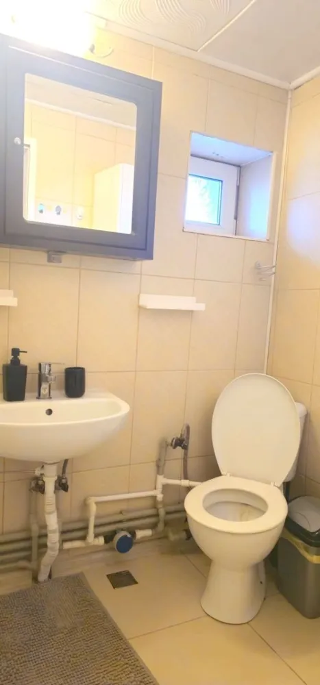 Apartament cu 2 camere, la casa - zona centrala -