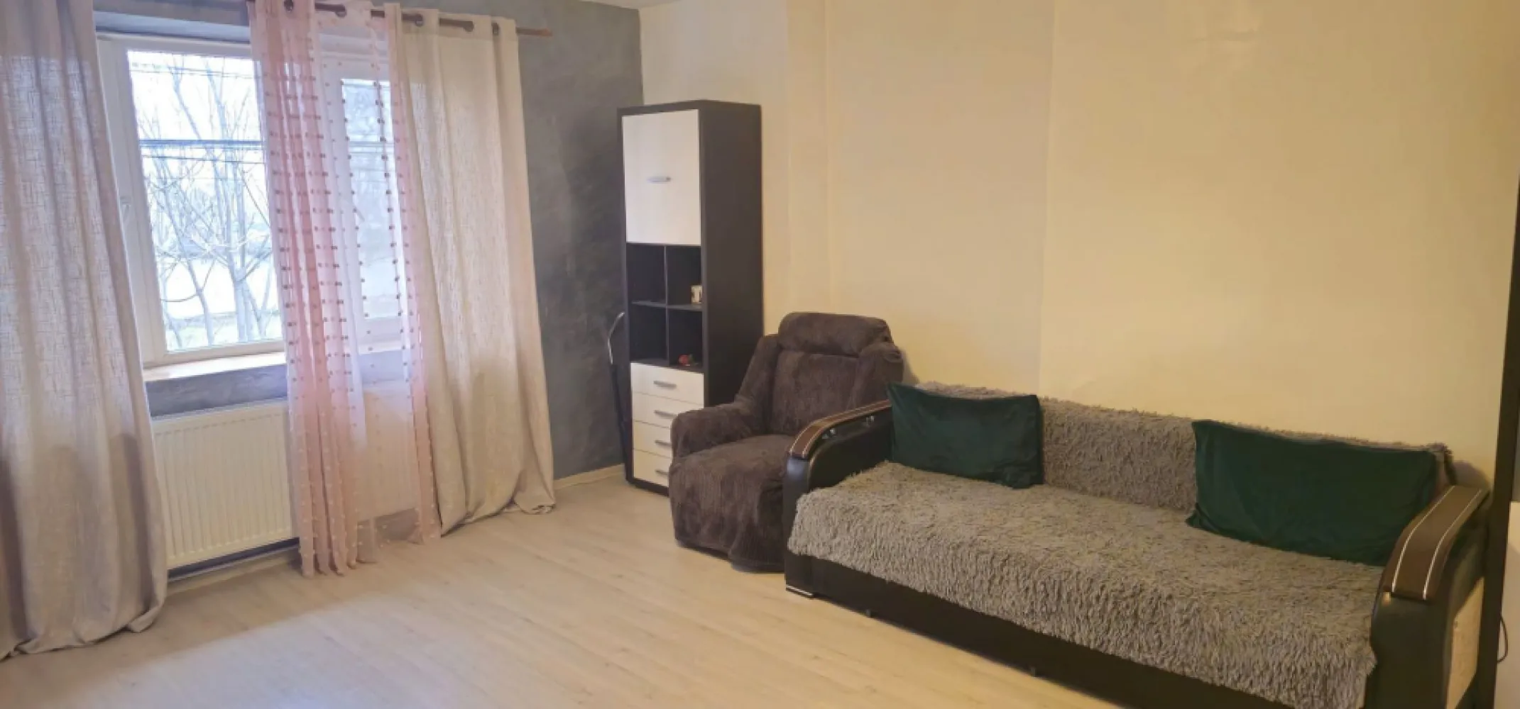 Apartament cu 2 camere, la casa - zona centrala -