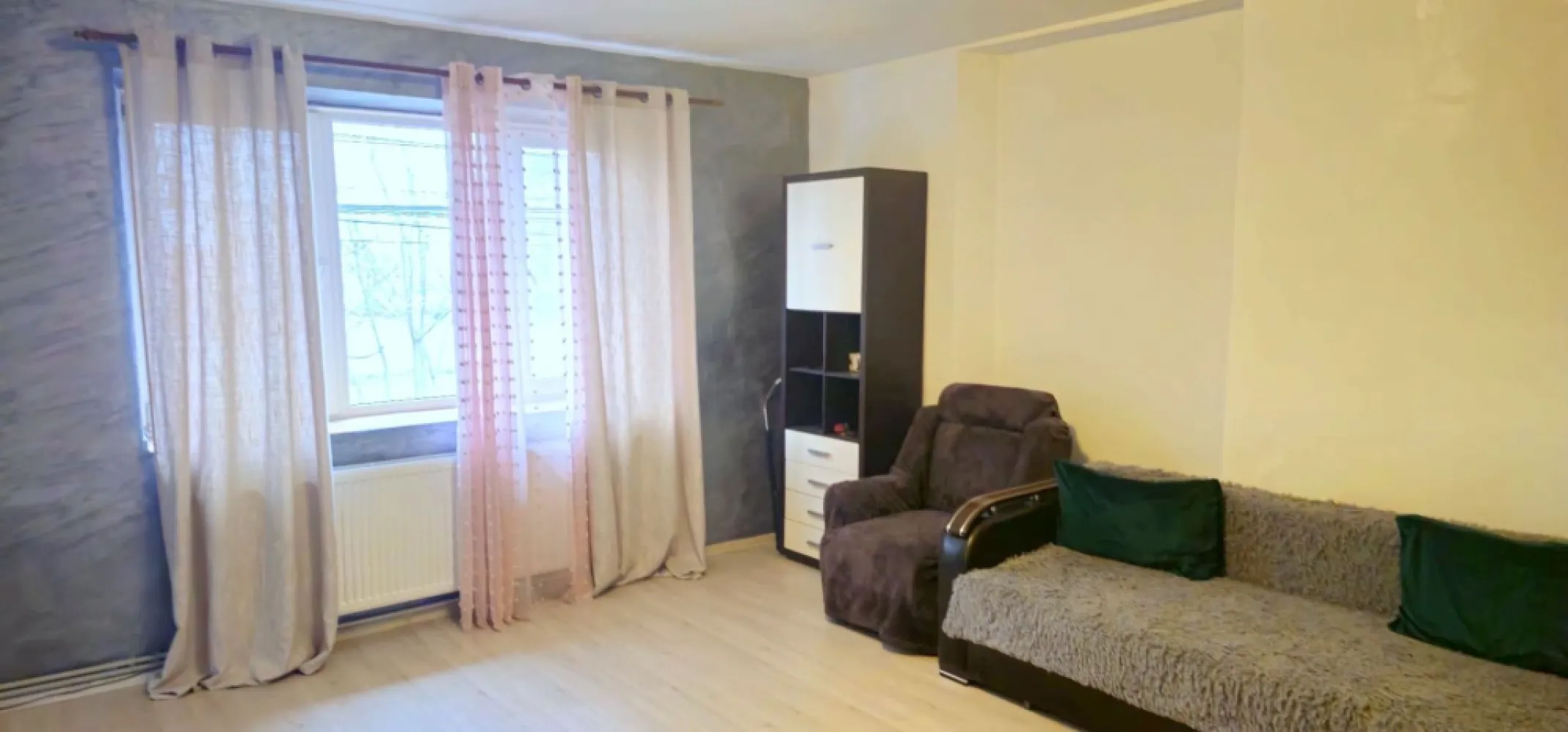 Apartament cu 2 camere, la casa - zona centrala -