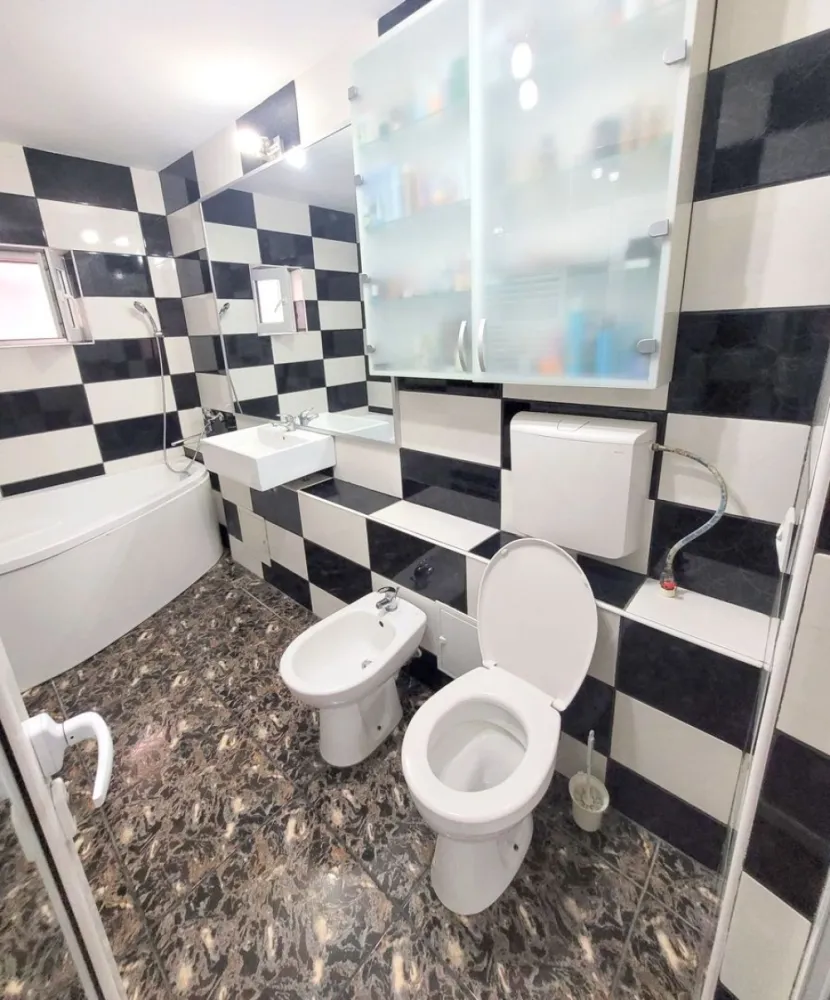 Vanzare - 2 camere decomandate - Siderurgistilor Vest- Doja