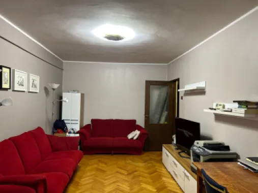 Apartament cu 3 camere în zona, mobilat si utilat - Piata Centrala