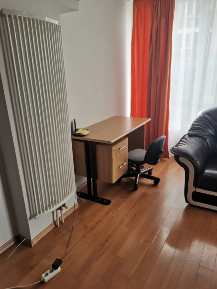 Apartament 1 camera, 53 mp, Faleza Dunarii – mobilat si utilat complet - Ofer spre inchiriere apartament cu 1 camera, spatios, cu suprafata de 53 mp, situat langa faleza Dunarii, intr-o zona foarte apreciata pentru liniste si acces rapid la puncte de interes. Apartamentul se afla la etajul 1 al unui bloc modern construit in 2009 si este complet mobilat si utilat, pregatit pentru mutare imediata. Compartimentarea este eficienta, oferind confort si functionalitate, fiind ideal pentru o persoana sau un cuplu. Pret chirie: 420 euro/luna Garantie: 420 euro Se adauga comisionul agentiei. Pentru detalii si vizionari: Ene Liliana – 0746252252 MAG Invest }}