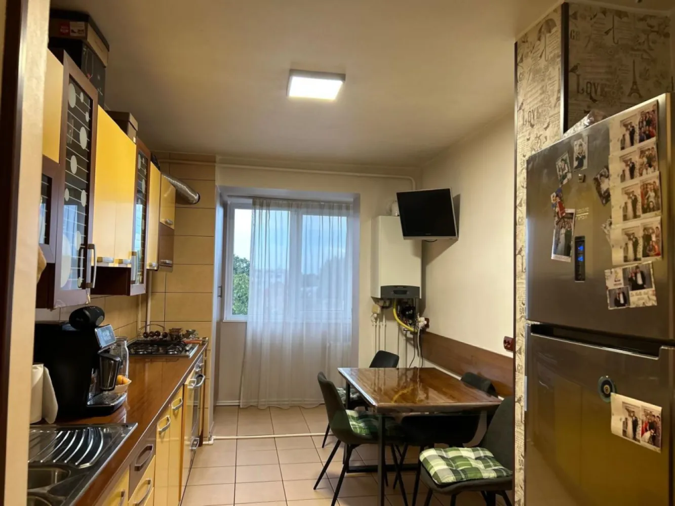 Apartament cu 3 camere în zona, mobilat si utilat - Piata Centrala