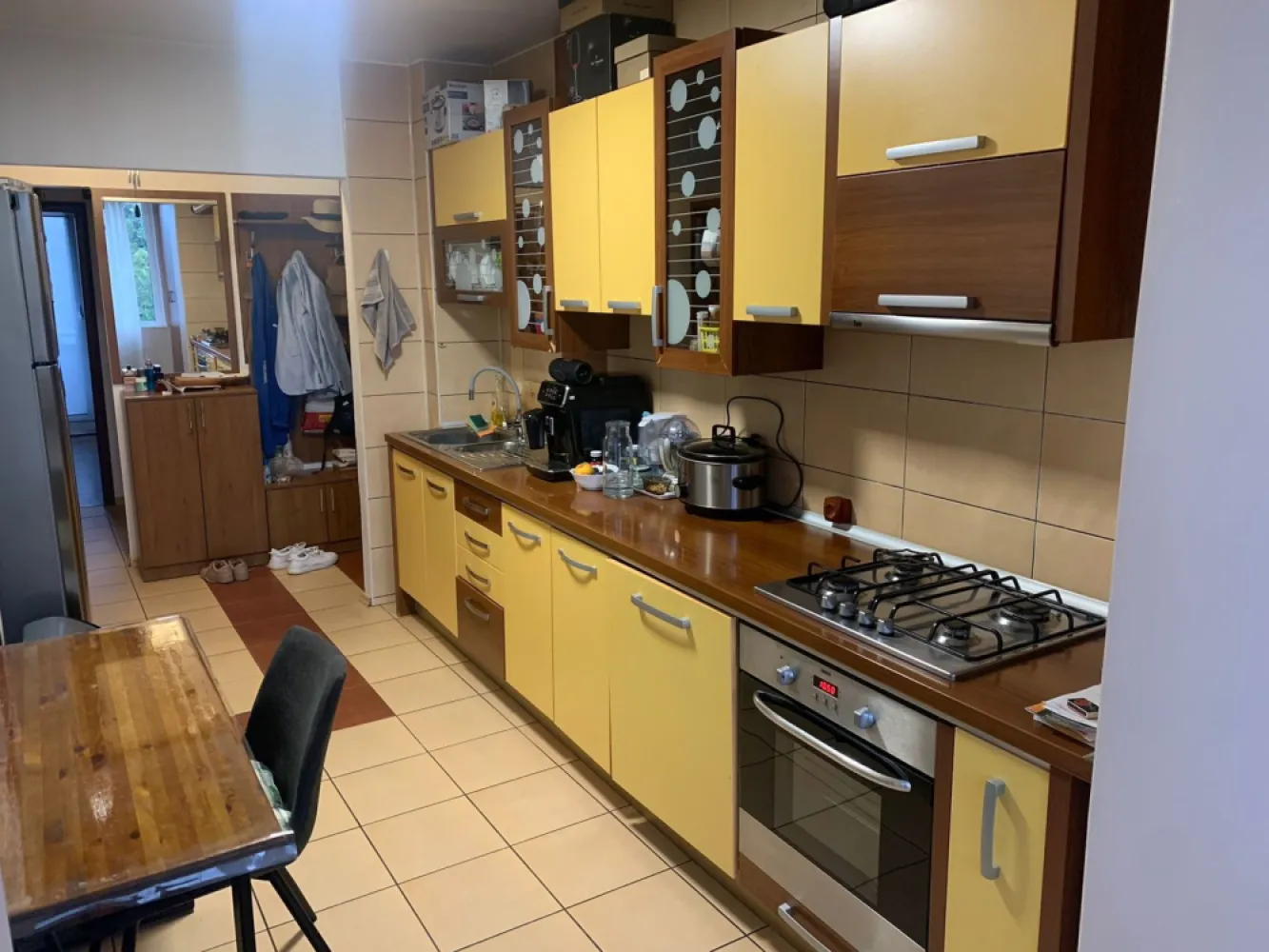 Apartament cu 3 camere în zona, mobilat si utilat - Piata Centrala