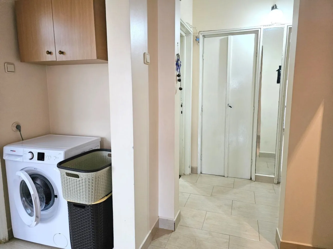 Apartament cu 3 camere, etaj intermediar - Piata Centrala