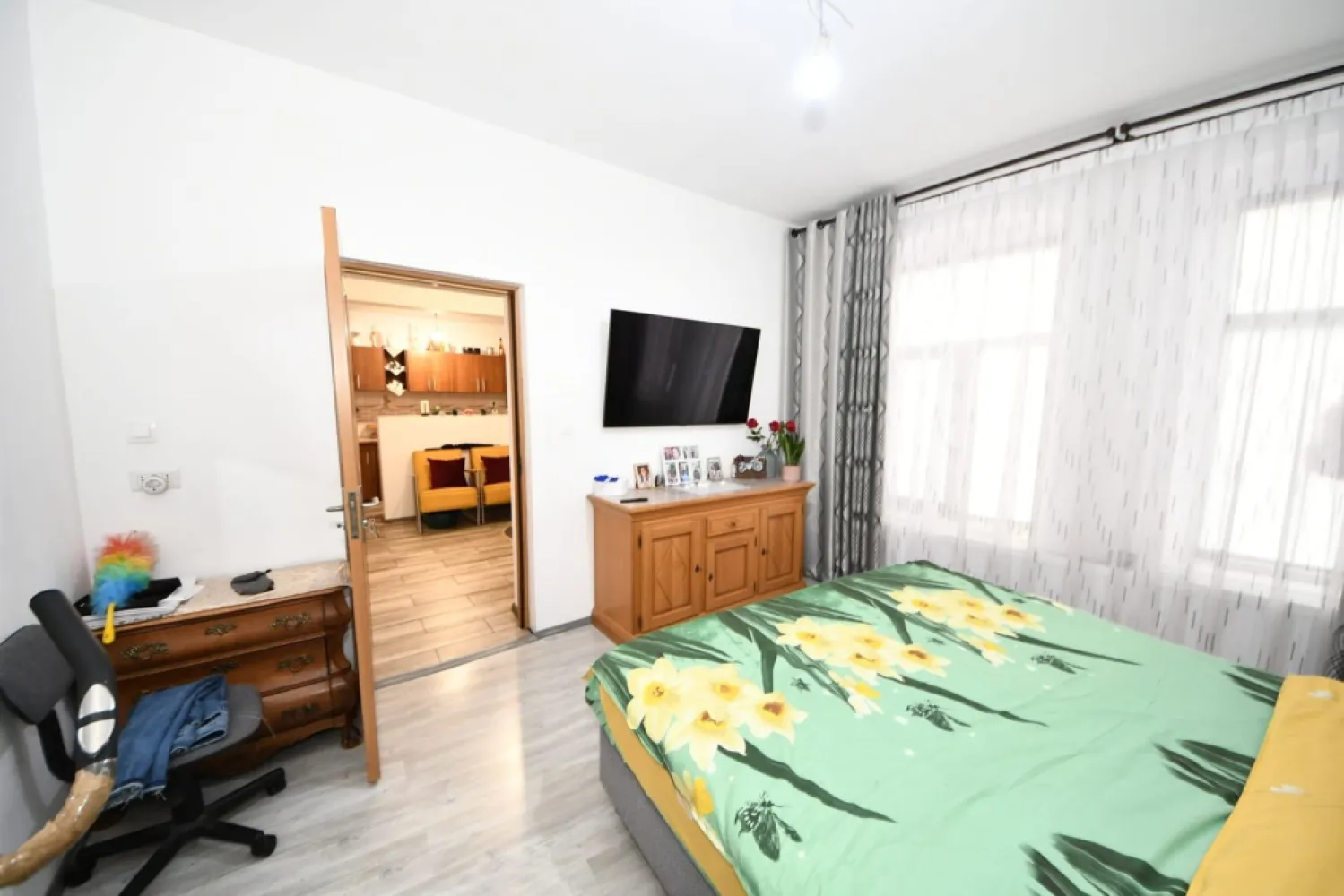 De vanzare casa cu 3 apartamente + anexa 75 mp, Comision 0%