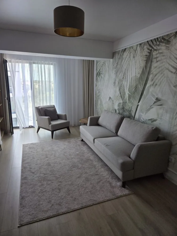 Apartament 2 camere – Central Park – Etaj 6 – 53 mp - Agentia MAG Invest va ofera spre vanzare un apartament modern cu 2 camere, situat in ansamblul rezidential Central Park, la etajul 6 al unui imobil recent construit. Locuinta are o suprafata de 53 mp si se vinde mobilata si utilata, fiind pregatita pentru mutare imediata. Caracteristici: Suprafata utila: 53 mp Living spatios si dormitor luminos Bucatarie complet utilata Finisaje moderne si mobilier de calitate Imobil cu lift si acces securizat Zona centrala, cu toate facilitatile in apropiere Pret vanzare: 110.000 euro Pentru detalii si vizionari: MAG Invest – Ene Liliana Telefon: 0746 252 252 }}
