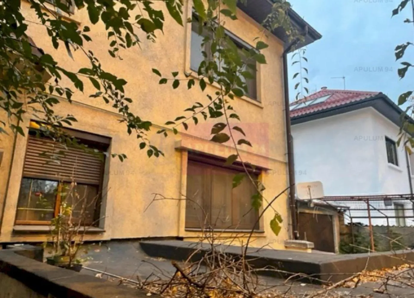 Vanzare vila Drumul Sarii.
