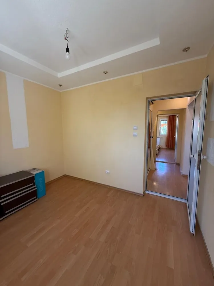 Apartament decomandat - 3 Camere - Mazepa 1 - 74.900 Euro