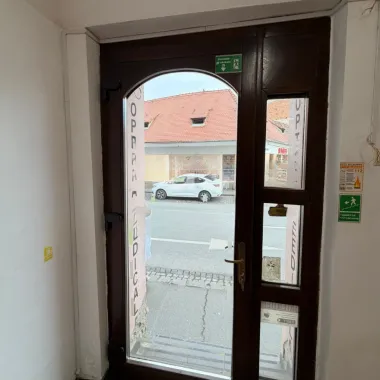 Spațiu comercial de vânzare – Vad excelent, aproape de Piața Cibin!