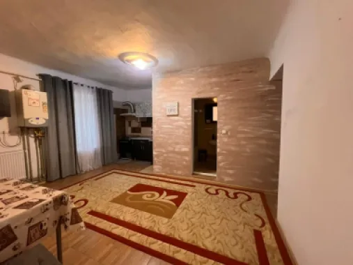 Apartament cu 2 camere, etaj 1 - zona centrala