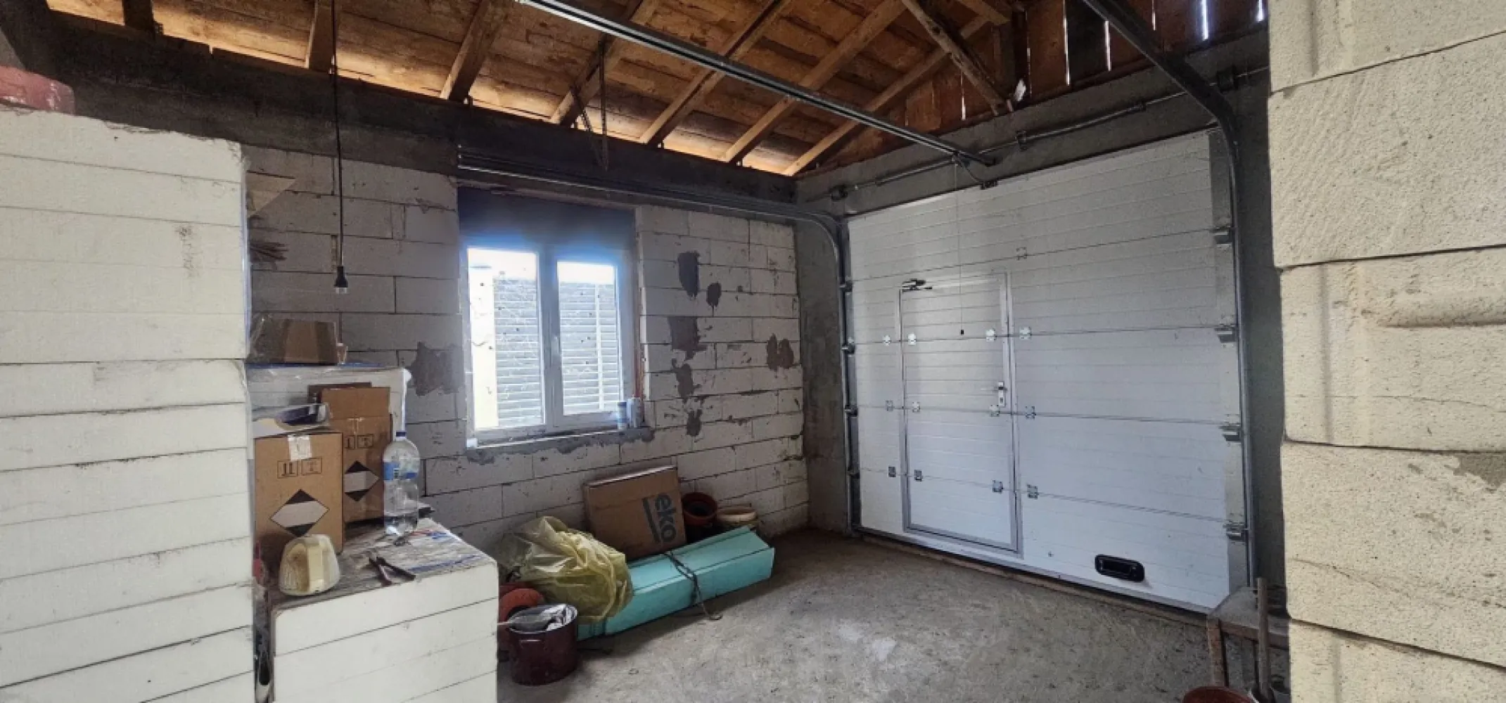 Casa la rosu Bariera Traian, teren 896 mp, 175.000 EUR