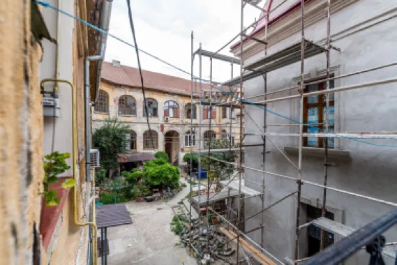 Apartament 2 camere Str. Lucian Blaga, clădire în renovare completa