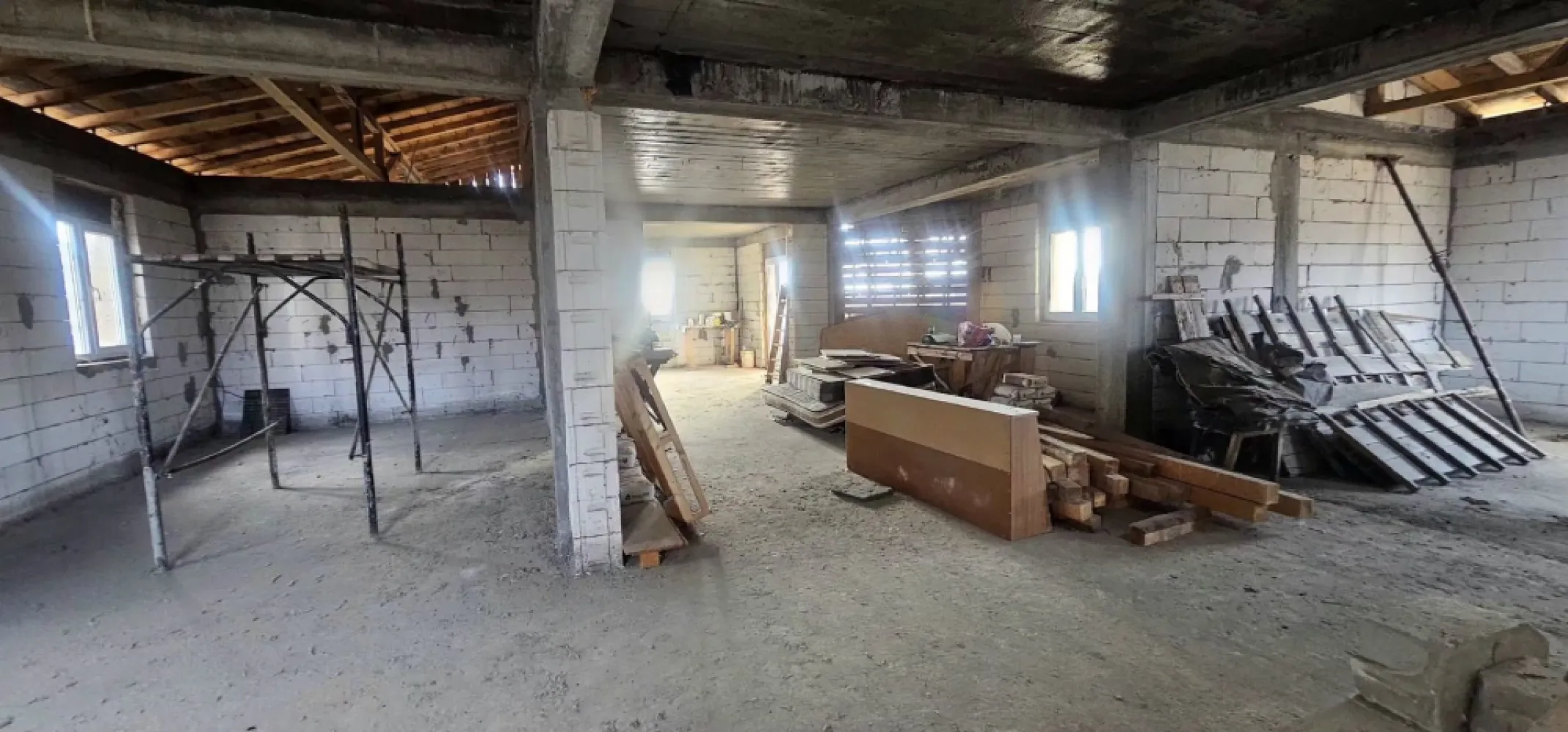 Casa la rosu Bariera Traian, teren 896 mp, 175.000 EUR