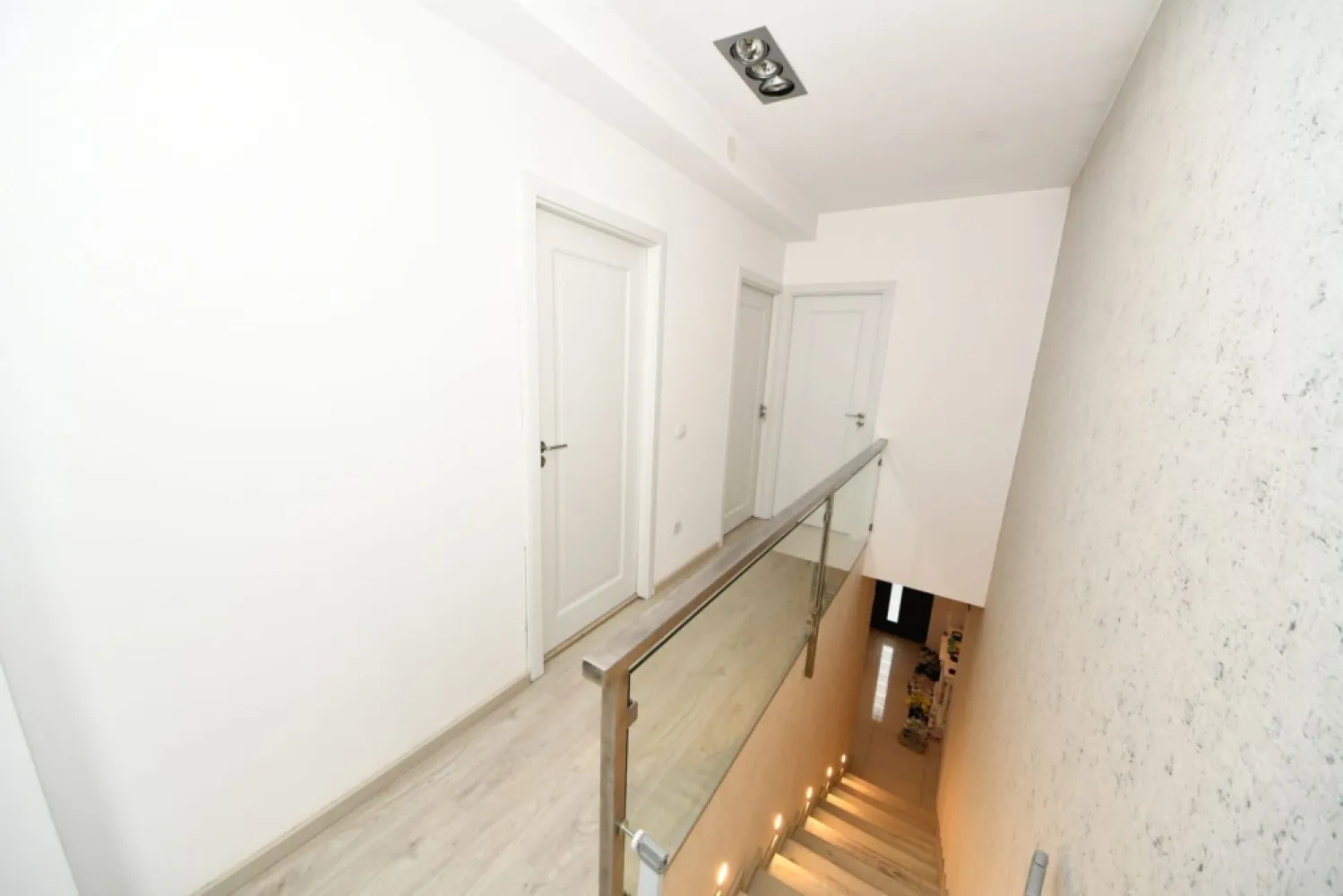 De vanzare – In exclusivitate, Vila in Brates Lake