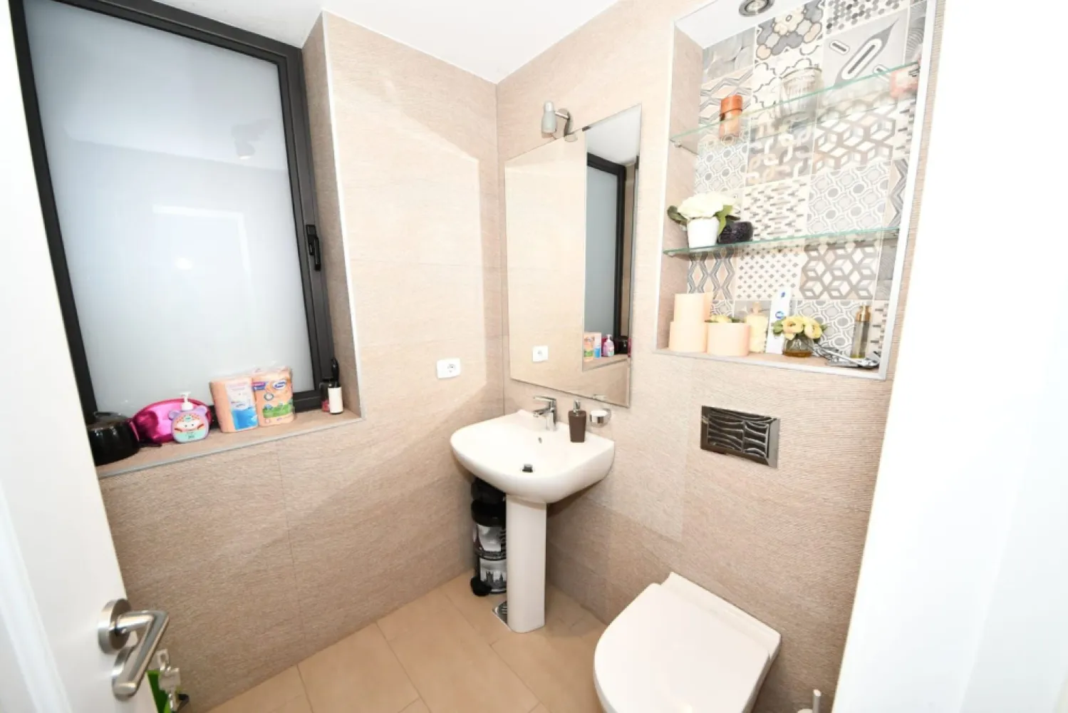 De vanzare – In exclusivitate, Vila in Brates Lake