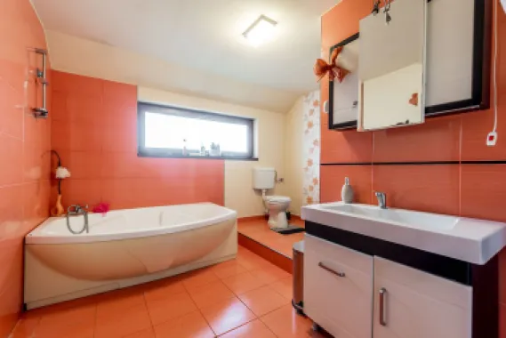 VILĂ MODERNĂ CU PISCINĂ, SAUNĂ- COMISION 0% – ARADUL NOU