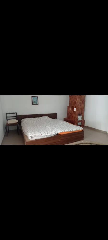 Casă de închiriat - Casă de închiriat in centrul orașului Bolintin-Vale, in apropiere de Penny Market. Pentru detalii, sunați,vă rog, la numărul: 0738256035 }}