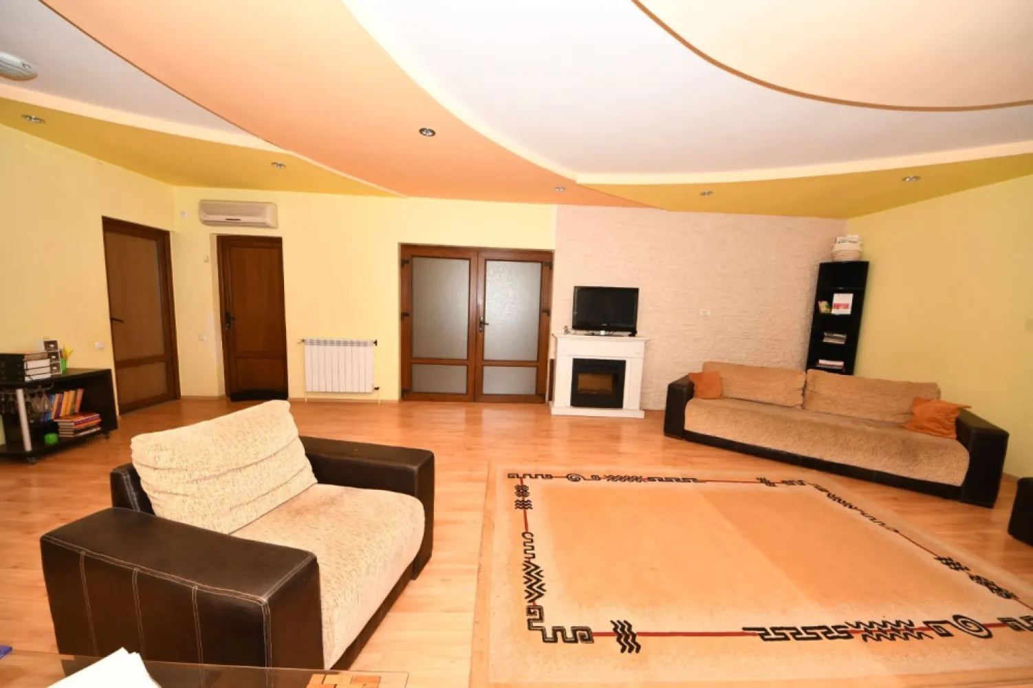 Vila spatioasa, constructie solida, zona micro 17 – Galati