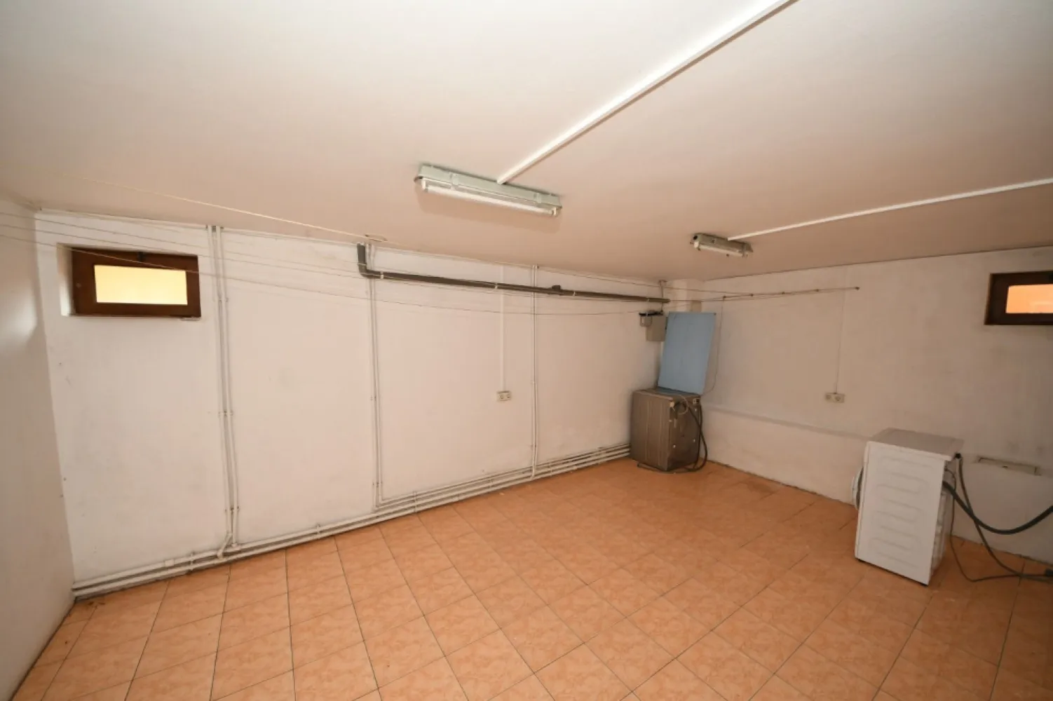 Vila spatioasa, constructie solida, zona micro 17 – Galati