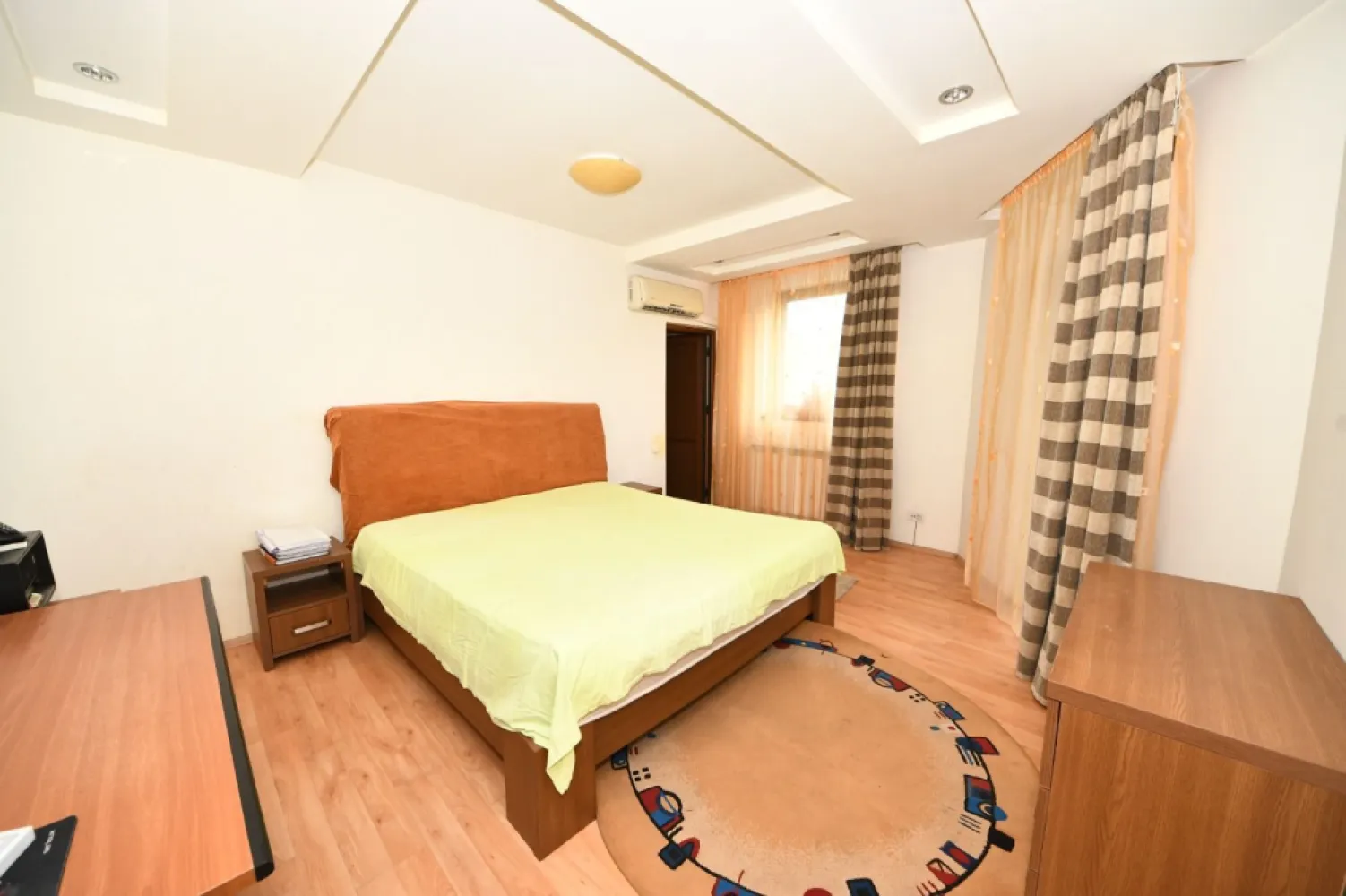 Vila spatioasa, constructie solida, zona micro 17 – Galati